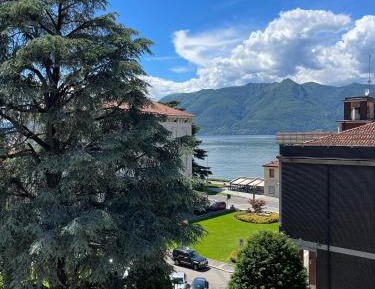 Two-Bedroom Apartment with Lake View