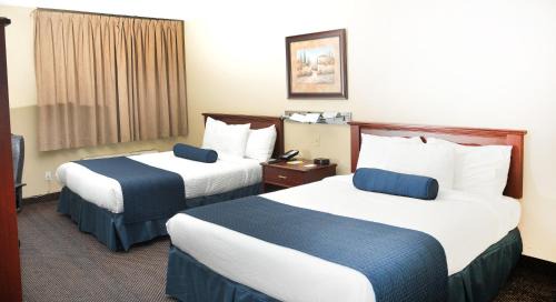 Queen Room with Two Queen Beds - Non-Smoking