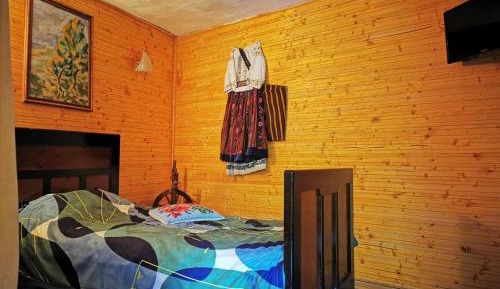 Single Room with Shared Bathroom