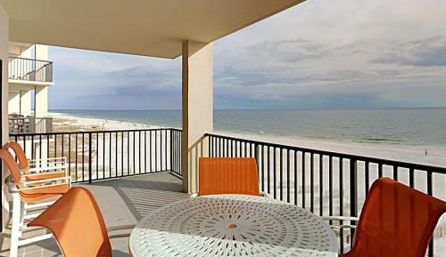 Three-Bedroom Apartment with Ocean View