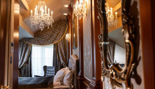 Deluxe Double Room with Balcony and Sea View