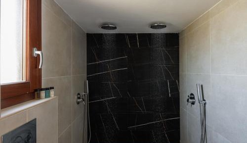 Deluxe Sea View Suite