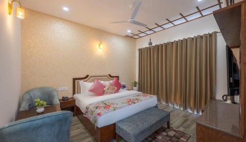 King Room with Mountain View