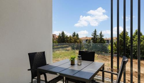 Deluxe Double Room (2 Adults + 1 Child)