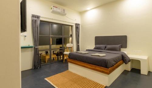 Queen Room with Balcony