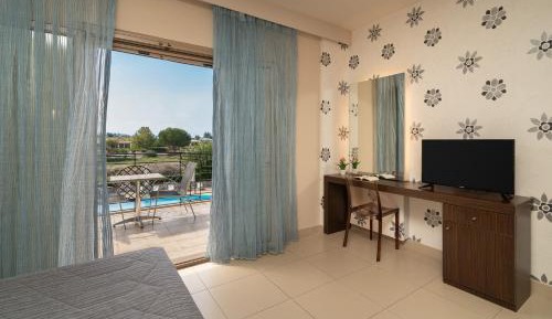 Studio (2 Adults + 2 Children)