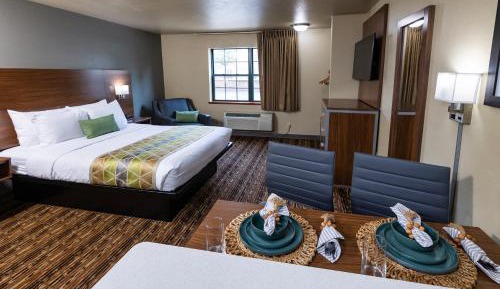 Queen Room