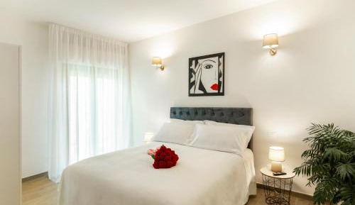 One-Bedroom Apartment with Balcony