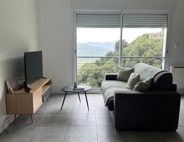 One-Bedroom Apartment with Garden View