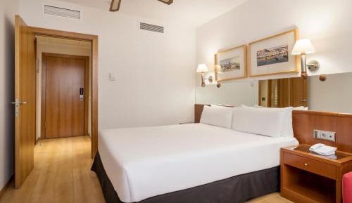Triple Room (2 Adults + 1 Child)