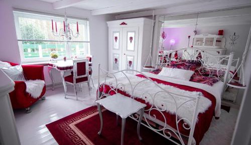 Double Room with Private Bathroom