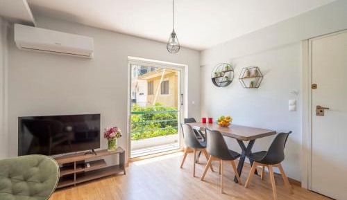 Deluxe One-Bedroom Apartment