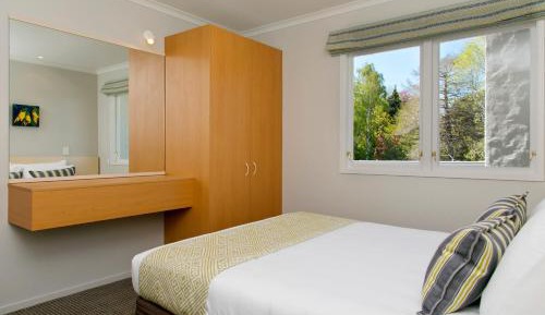 Two-Bedroom Apartment with Lake View