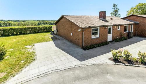 Three-Bedroom Vacation Home 