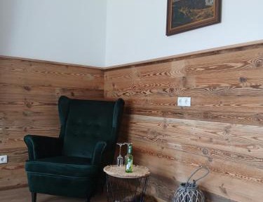 Apartment with Mountain View