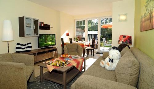 One-Bedroom Apartment with Garden View