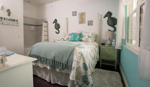 Sea Horse Queen Room