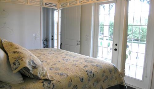 Sea Shell King Room with Balcony
