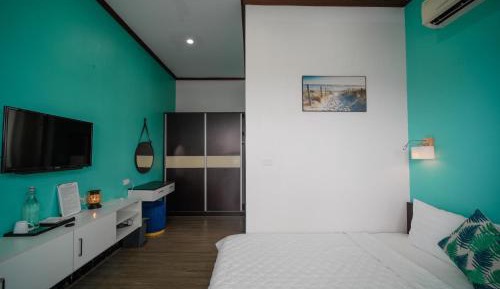 Deluxe Room (2 Adults + 1 Child)