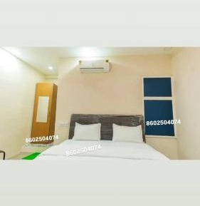 Deluxe Double Room (2 Adults + 1 Child)