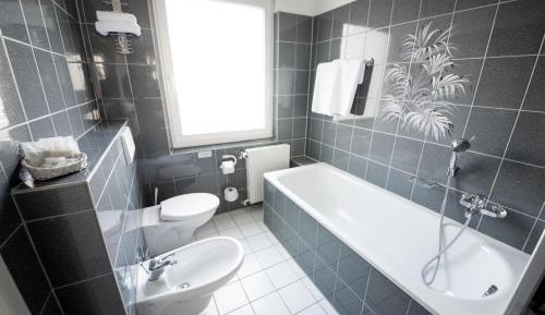 Comfort Double Room with Lake View - Main Building