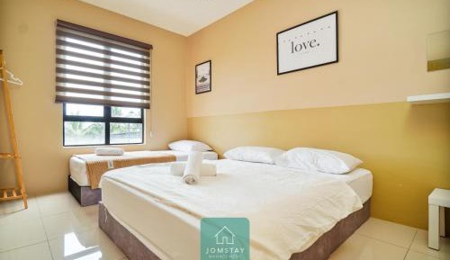 Four-Bedroom Deluxe Apartment