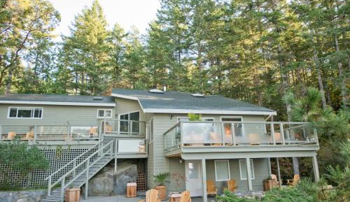 Four-Bedroom Holiday Home