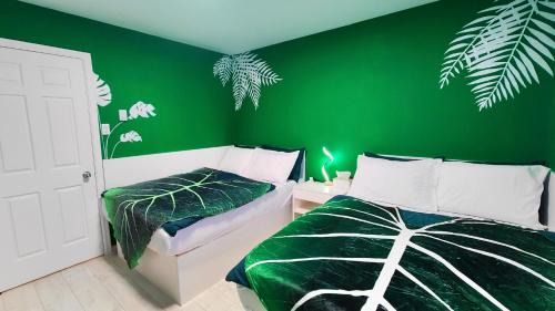 Quadruple Room with Private Bathroom