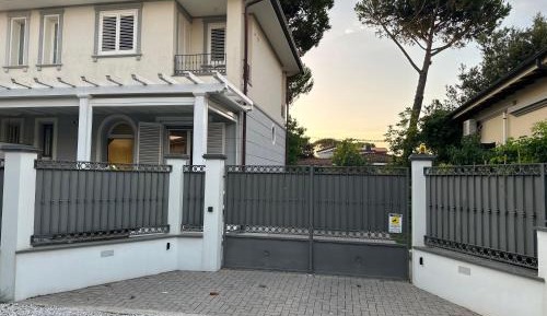 Villa with Garden View