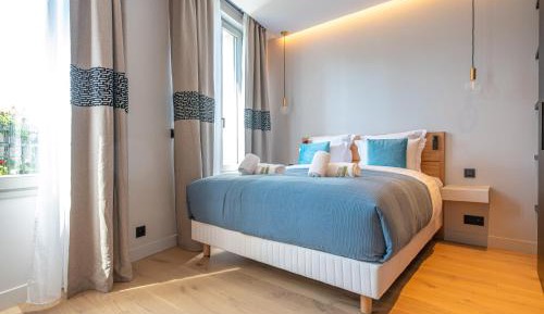 Two-Bedroom Deluxe Apartment with Balcony