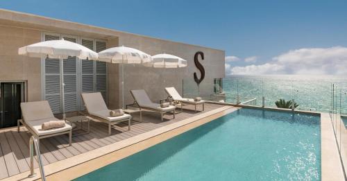 Two-Bedroom Apartment with Terrace and Sea View