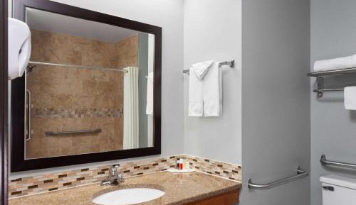 One King Bed Whirpool Suit