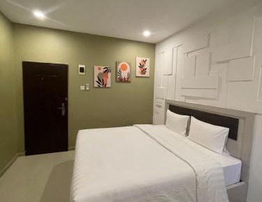 Deluxe Room (2 Adults + 1 Child)