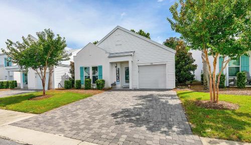 Three-Bedroom Holiday Home 
