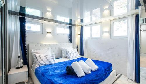 One-Bedroom Premium Apartment