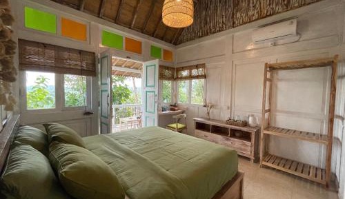 Bungalow with Hill View