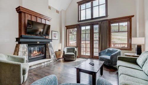 Four-Bedroom Apartment