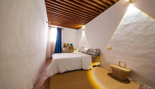 Standard Double Room with Shared Bathroom