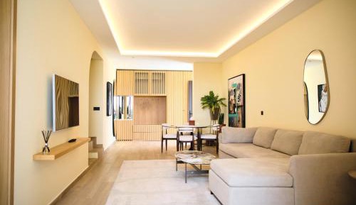 Suite with Lake View
