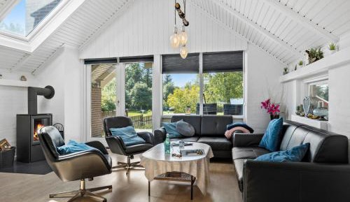 Four-Bedroom Holiday Home