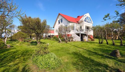 Six-Bedroom House