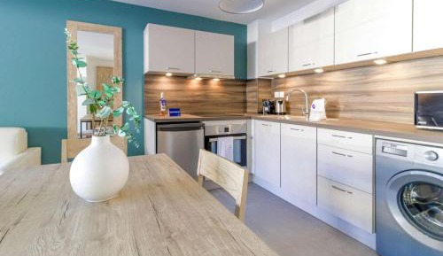 One-Bedroom Apartment with Terrace