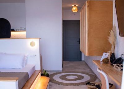 Deluxe Double Room with Balcony and Sea View