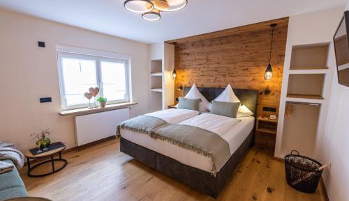One-Bedroom Deluxe Apartment