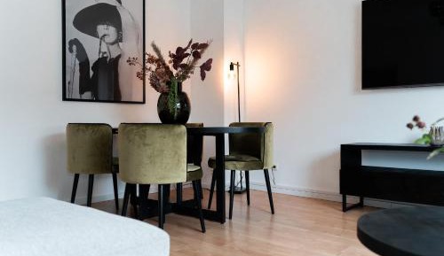 One-Bedroom Deluxe Apartment