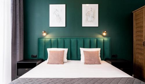 Deluxe Two-Bedroom Suite with Old Town View – 40m2