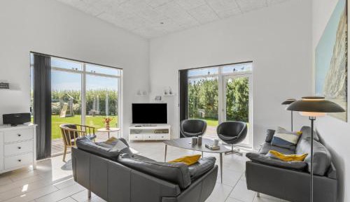 Four-Bedroom Holiday Home