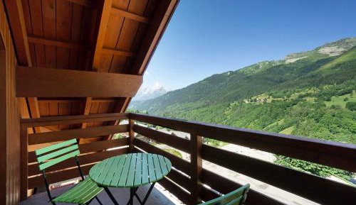 Superior One-Bedroom Apartment with Balcony