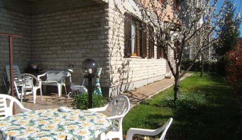Apartment with Garden View