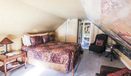 Standard Queen Room